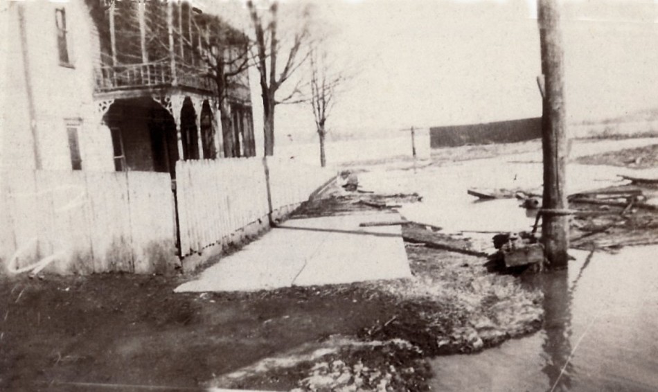 065 Flooded street near river